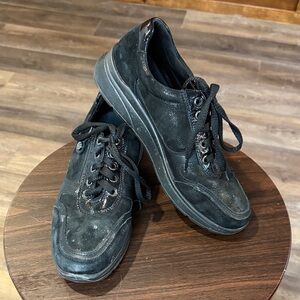 Women's Black Lace-Up Platform Sneakers